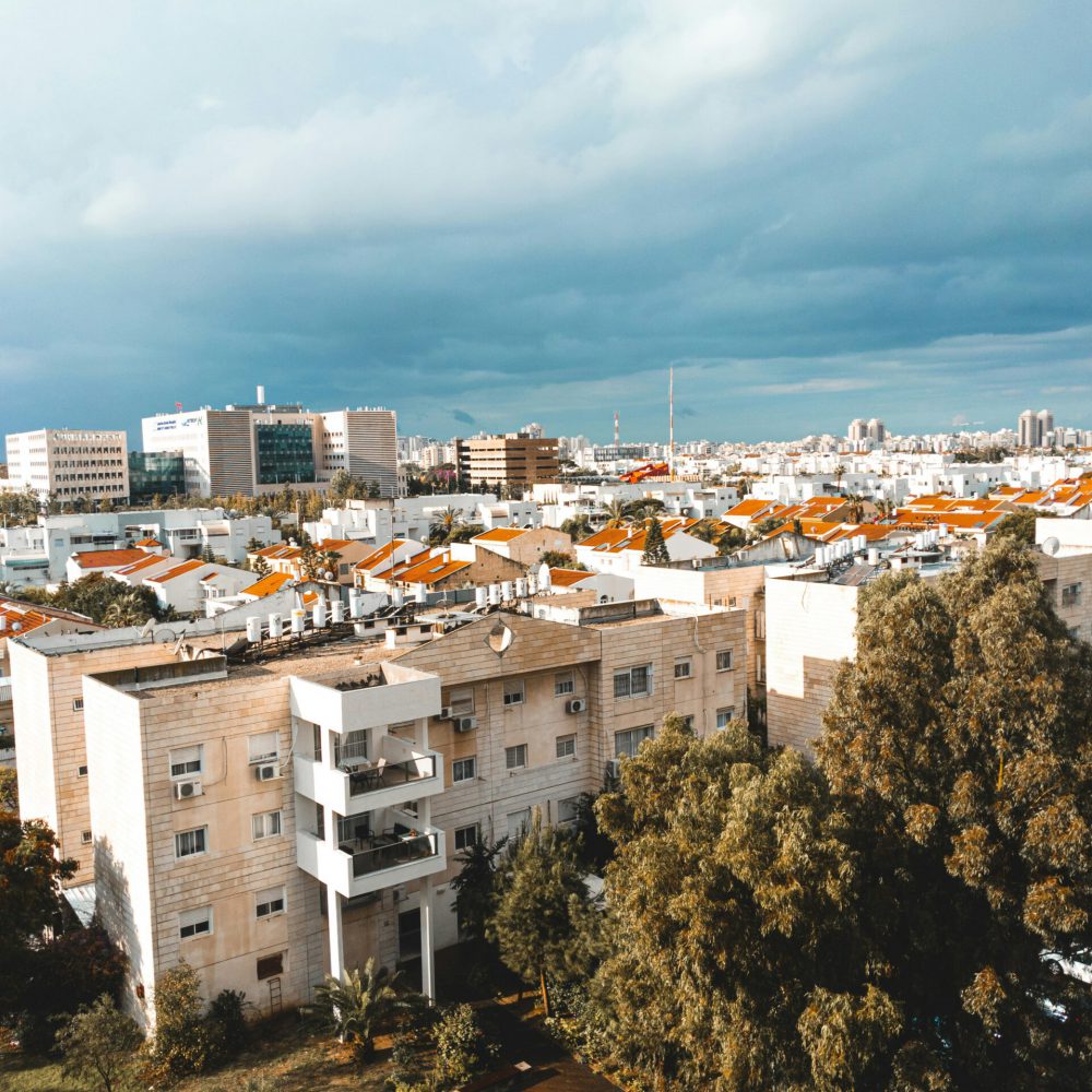 maxim-simonov-uvKZZ0BJ0AU-unsplash